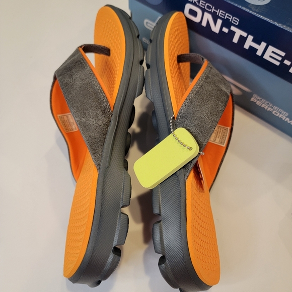 Skechers Go Walk Stag Thong Sandal Charcoal Orange Men's Size 9 NEW! - Picture 10 of 14